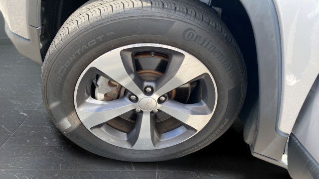 Used 2019 Jeep Cherokee Limited AWD/4WD image 31