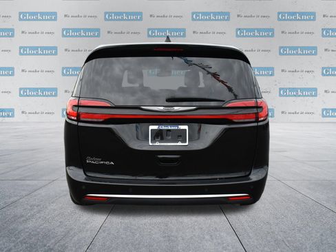 Used 2025 Chrysler Pacifica Select FWD image 7