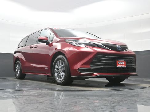 Used 2021 Toyota Sienna LE image 27