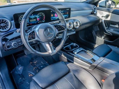 Used 2025 Mercedes-Benz CLA 250 image 4