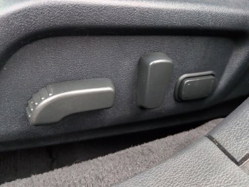 Used 2017 Subaru Outback 2.5i Limited image 18