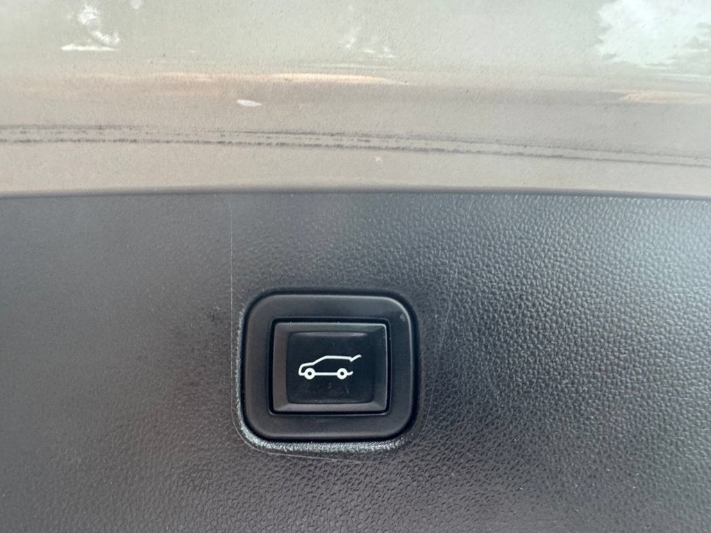 Used 2021 Chevrolet Blazer LT AWD/4WD image 18