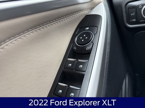 Used 2022 Ford Explorer XLT AWD/4WD image 28