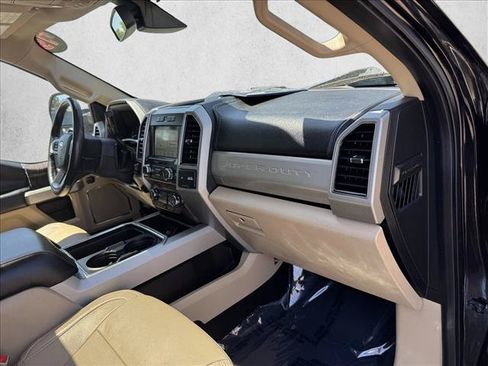 Used 2019 Ford F250 Lariat w/ Lariat Ultimate Package AWD/4WD image 21