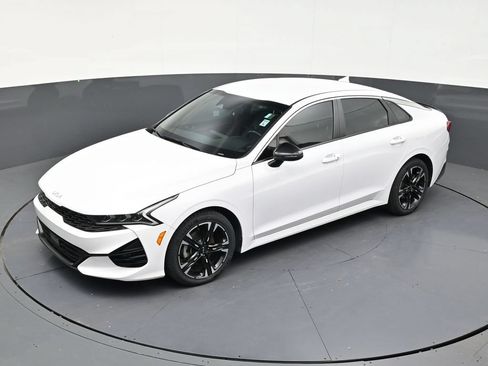 Used 2024 Kia K5 GT-Line w/ GT-Line Premium Package FWD image 12