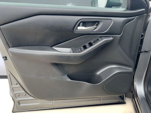 Used 2024 Nissan Rogue SV image 13