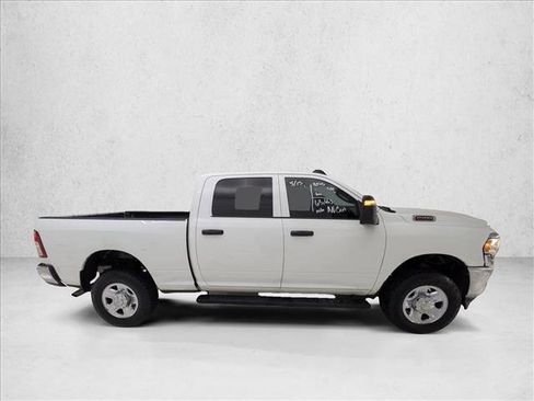 Used 2024 RAM 2500 Tradesman w/ Chrome Appearance Group AWD/4WD image 4