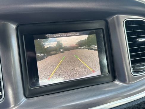 Used 2020 Dodge Charger SXT w/ Leather Interior Group image 17