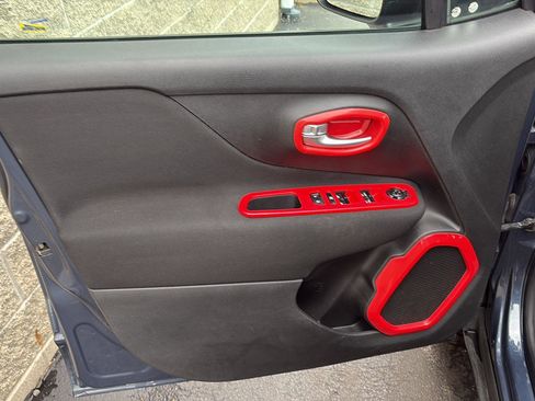 Used 2021 Jeep Renegade Latitude image 7