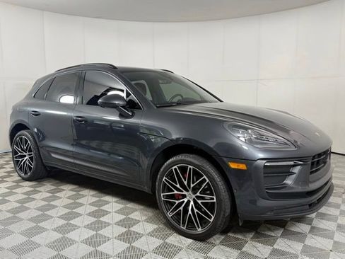 Used 2024 Porsche Macan AWD/4WD image 10