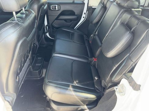 Used 2023 Jeep Wrangler Unlimited Rubicon 4xe image 16