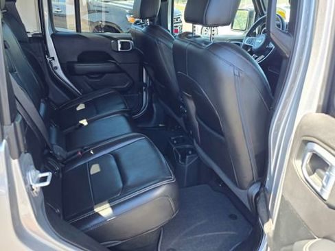 Used 2020 Jeep Gladiator Overland image 15
