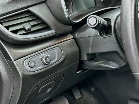 Used 2022 Buick Encore Preferred w/ Safety Package FWD image 17