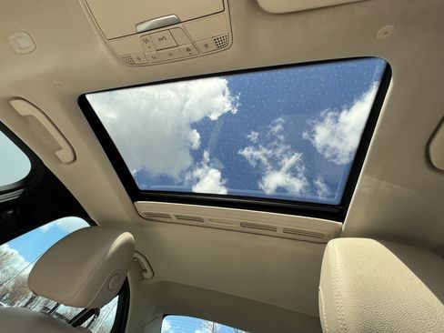 Certified 2019 Mercedes-Benz C 300 Sedan image 28