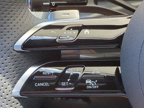 Used 2025 Mercedes-Benz C 300 Sedan image 25