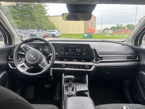 Used 2025 Kia Sportage LX FWD image 31