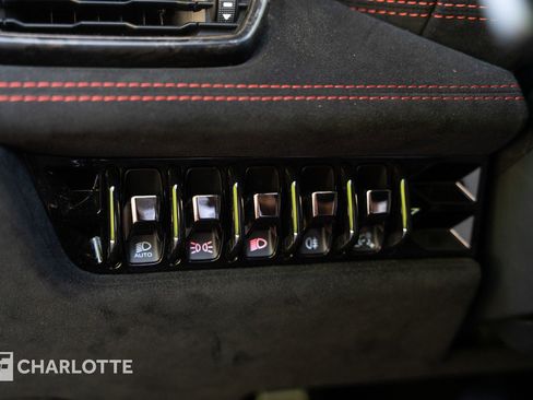 Used 2018 Lamborghini Huracan Performante image 25