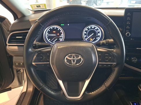 Used 2021 Toyota Camry XLE AWD/4WD image 18