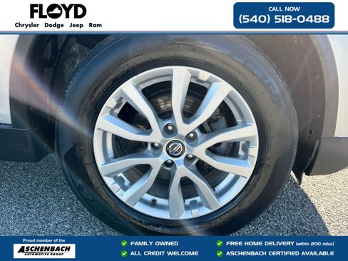 Used 2019 Nissan Rogue SV image 32