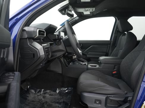 Used 2025 Toyota Tacoma SR5 image 18
