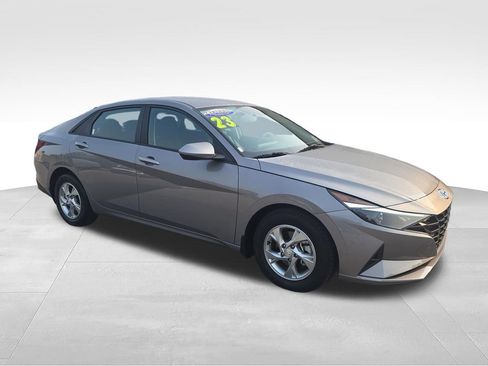 Used 2023 Hyundai Elantra SE FWD image 8