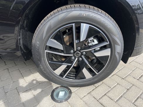 New 2026 Volvo XC60 B5 Core w/ Protection Package Premier AWD/4WD image 25