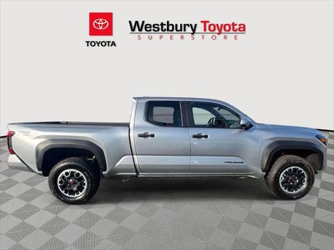 Certified 2025 Toyota Tacoma TRD Off-Road image 6