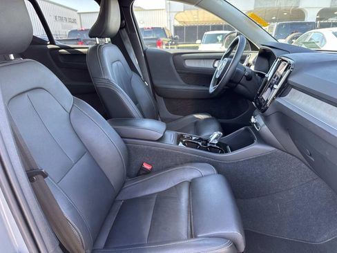 Used 2024 Volvo XC40 B5 Plus AWD/4WD image 21
