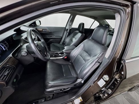 Used 2017 Honda Accord EX-L image 14