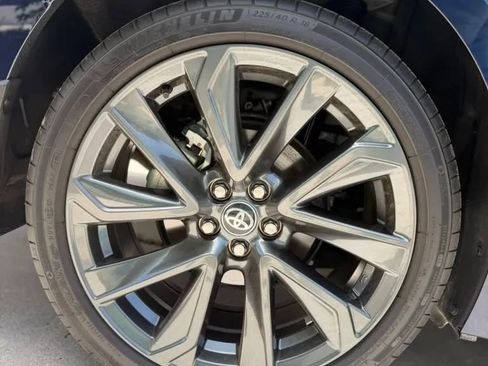 Used 2025 Toyota Corolla SE FWD image 9