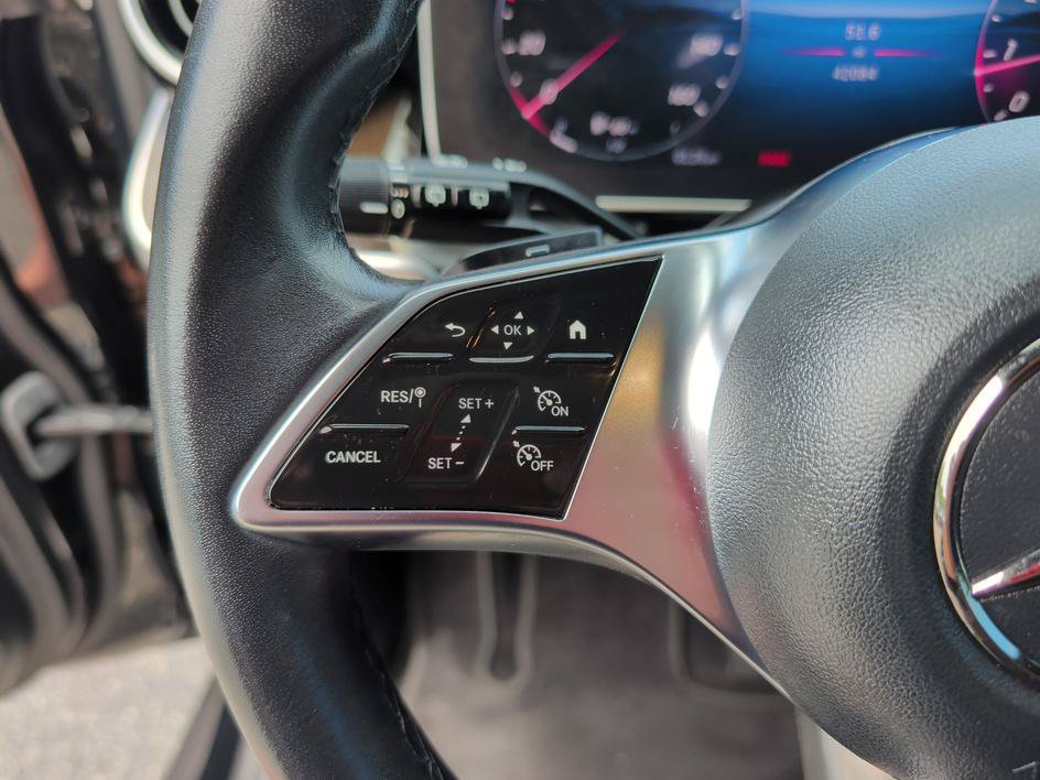 Used 2025 Mercedes-Benz GLC 300 4MATIC image 19