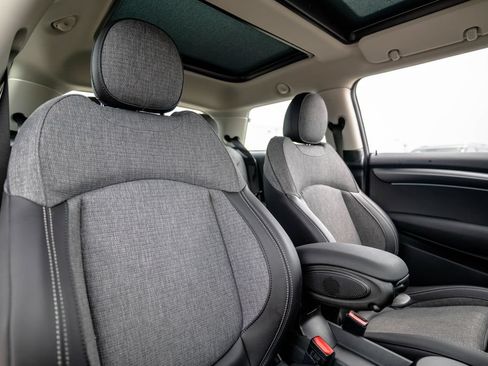 Certified 2024 MINI Cooper SE FWD image 19