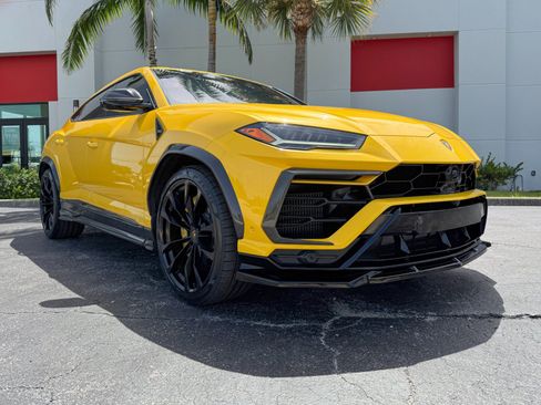 Used 2022 Lamborghini Urus AWD/4WD image 7