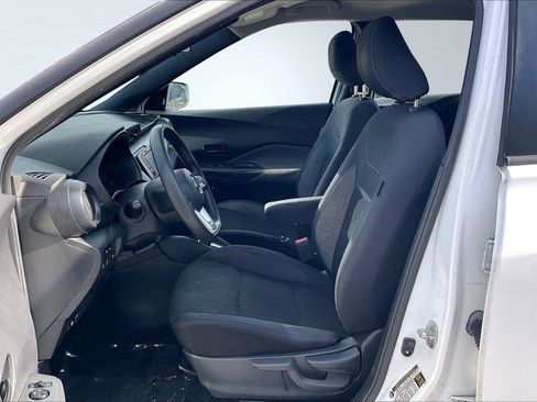 Used 2020 Nissan Kicks S image 25