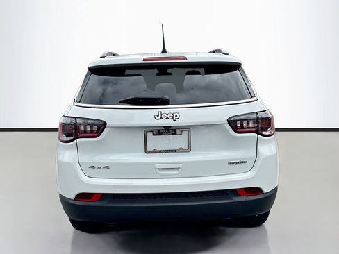 Used 2024 Jeep Compass Latitude AWD/4WD image 7