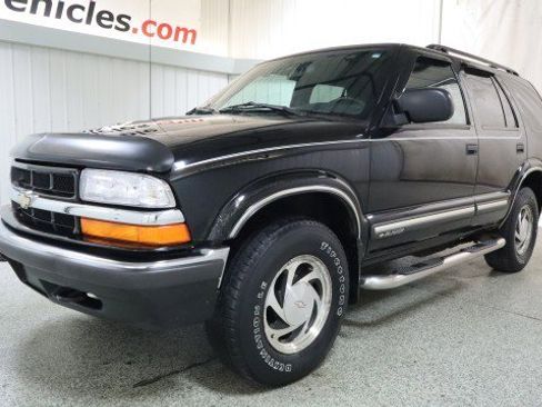 Used 2001 Chevrolet Blazer LT AWD/4WD image 2