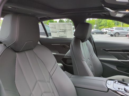 Certified 2026 BMW 530i xDrive w/ Premium Package image 31