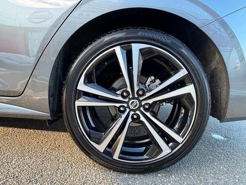 Used 2023 Nissan Sentra SR w/ Trunk Package image 18