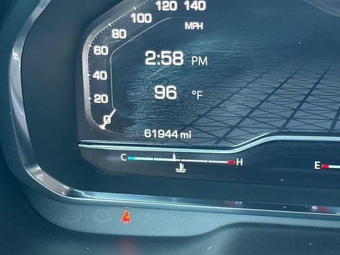 Used 2024 GMC Yukon XL SLT image 27