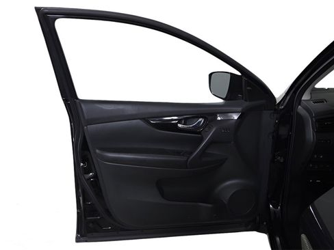 Certified 2022 Nissan Rogue Sport SV w/ Technology Package image 11