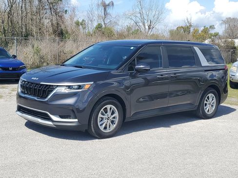 Used 2023 Kia Carnival LX image 34