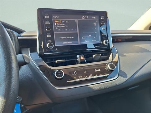 Used 2021 Toyota Corolla LE image 12