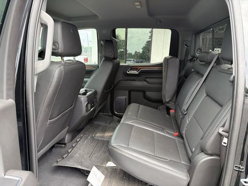 Used 2023 GMC Sierra 1500 Denali w/ Technology Package AWD/4WD image 5