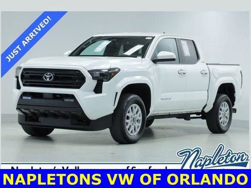 Used 2025 Toyota Tacoma SR5 AWD/4WD image 1