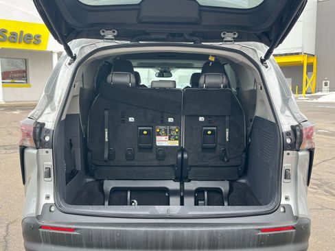 Used 2024 Toyota Sienna XLE image 30