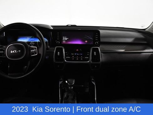 Used 2023 Kia Sorento SX AWD/4WD image 9