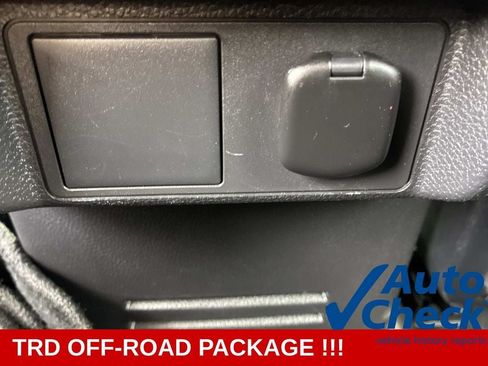 Used 2024 Toyota Tacoma TRD Off-Road AWD/4WD image 17