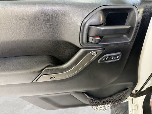 Used 2013 Jeep Wrangler Unlimited Sport AWD/4WD image 16