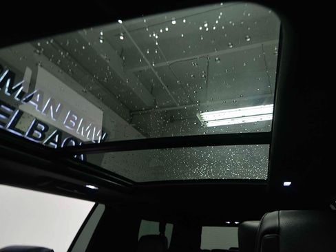 Used 2021 Cadillac Escalade ESV Premium Luxury AWD/4WD image 8