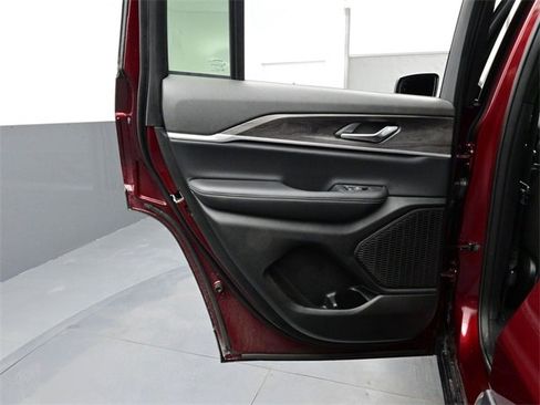 Used 2024 Jeep Grand Cherokee Limited w/ Trailer Tow Package image 12